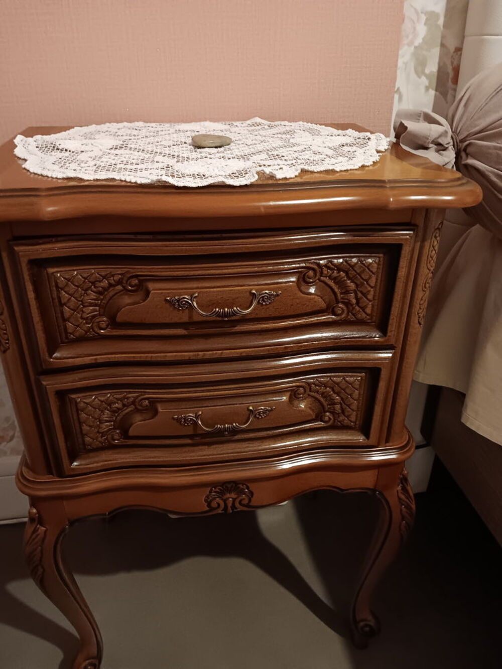 Paire de tables de Chevets style Louis XV Meubles