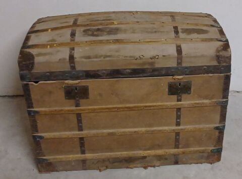 Ancienne malle de voyage 40 Saint-Mamert-du-Gard (30)