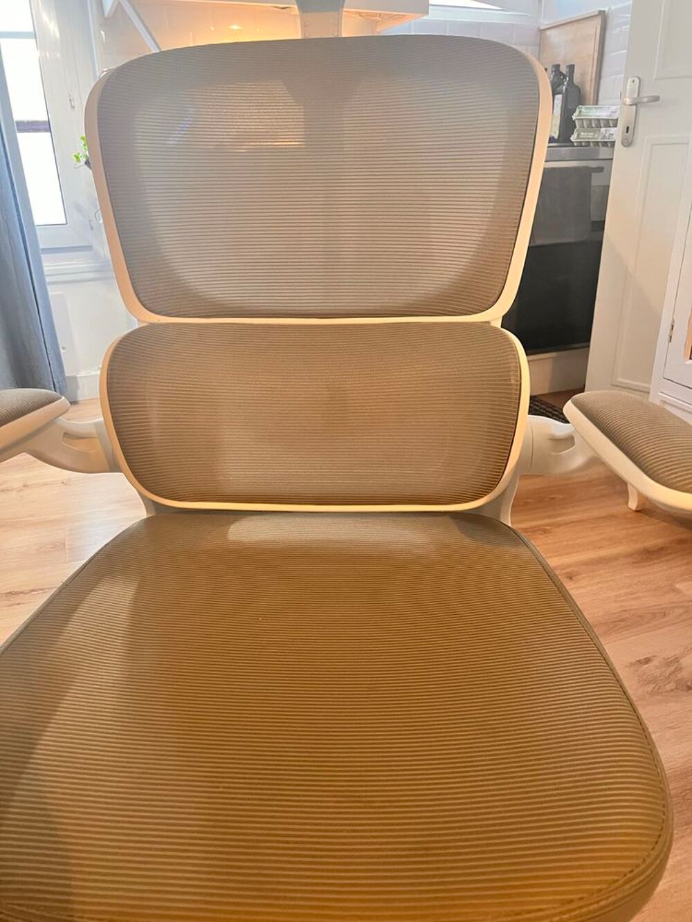 Chaise de bureau ergonomique TRALT €" comme neuve Meubles
