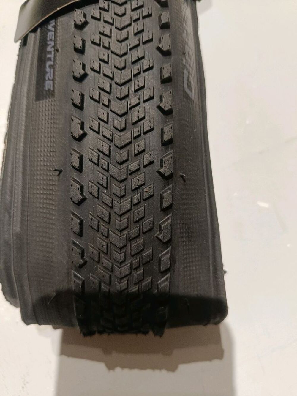 Pneu Gravel Pirelli Cinturato Adventure 700x40c neuf Vélos