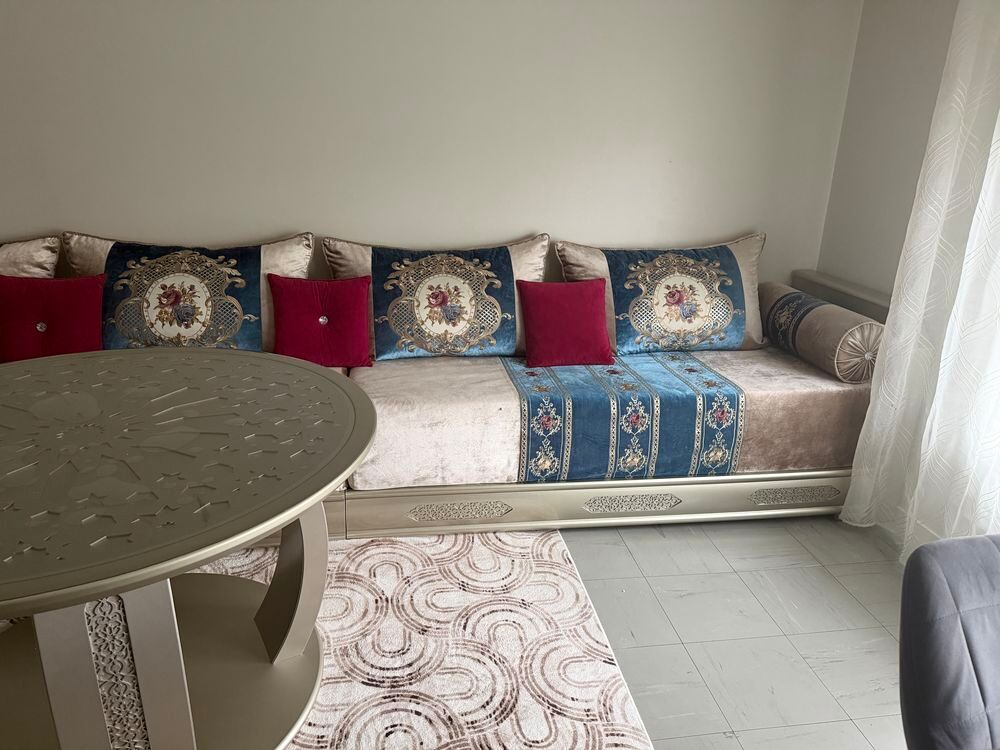 Tr&egrave;s beau salon en tr&egrave;s bon &eacute;tat Meubles