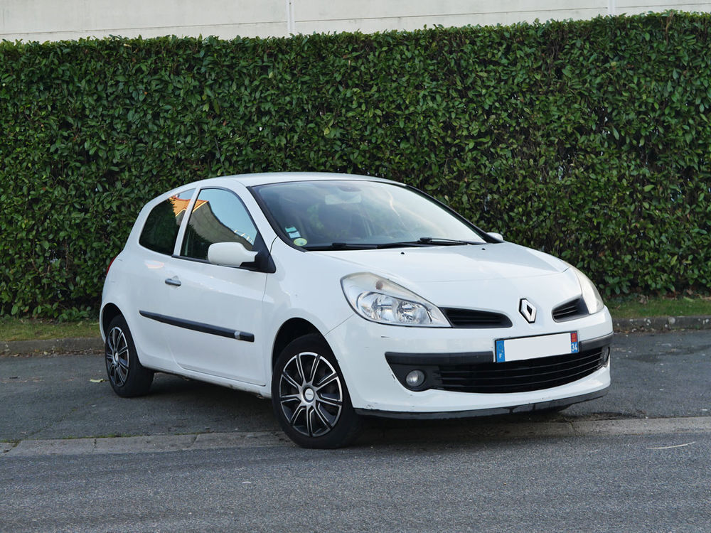 Clio III Clio 1.2 16V 75 Authentique 2008 occasion 91070 Bondoufle