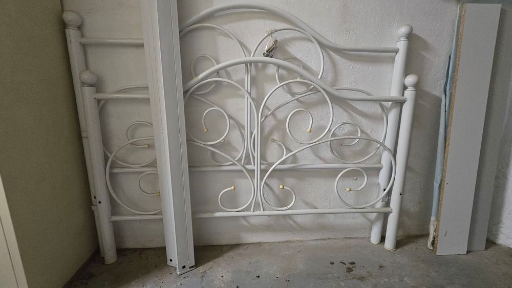 Lit couple en fer blanc Meubles