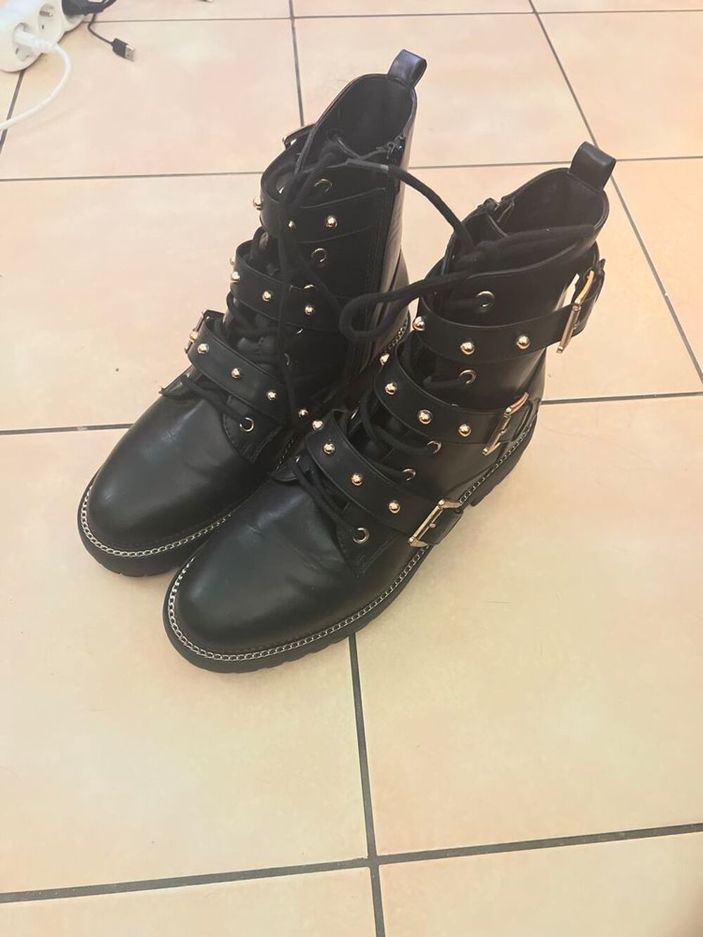 Bottines neuves pointure 41 Chaussures