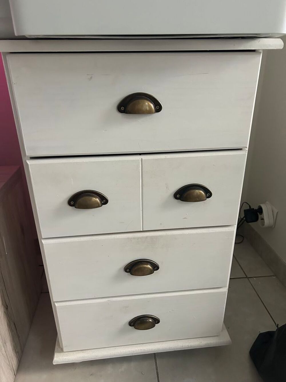 Petit meuble blanc, quatre tiroirs Meubles