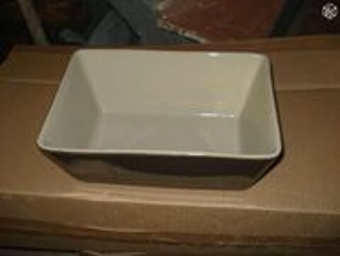 1 terrine en gres rectangulaire grise 3 M�rignies (59)