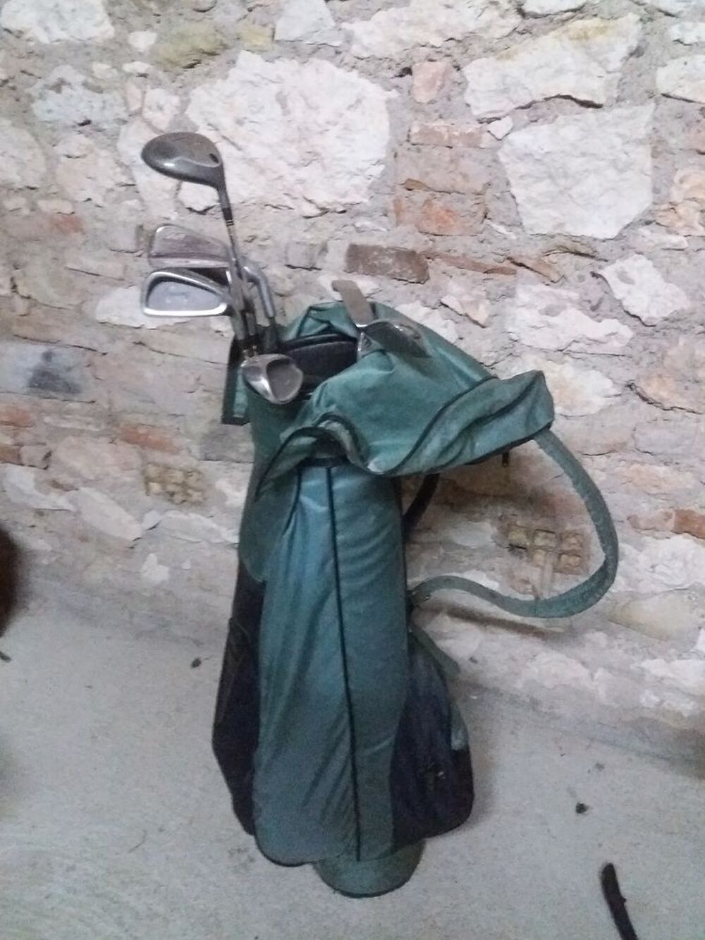 Chariot de golf + sac et demi s&eacute;rie d&eacute;butant
Sports