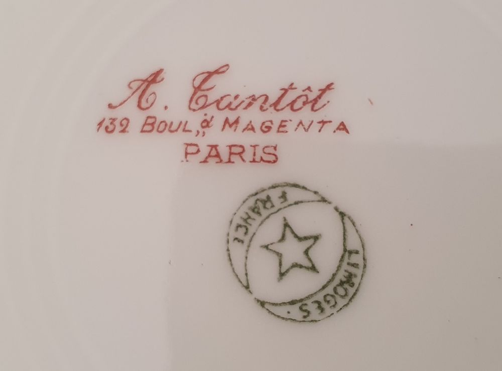 service de table complet porcelaine limoges estampill&eacute;. 