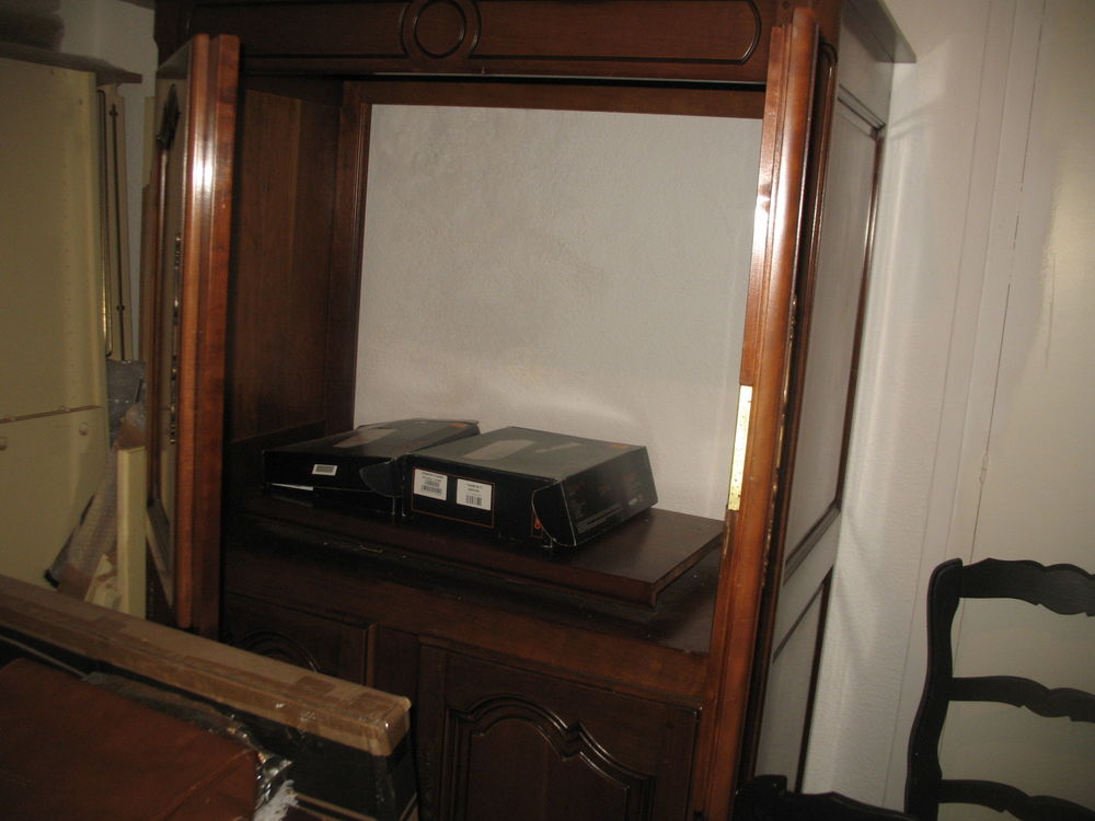 Meuble de t&eacute;l&eacute; ancien Meubles