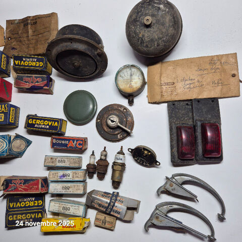 Des feux, des poign�es, des bougies, des ampoules, ...  pour 50 Aubusson (23)