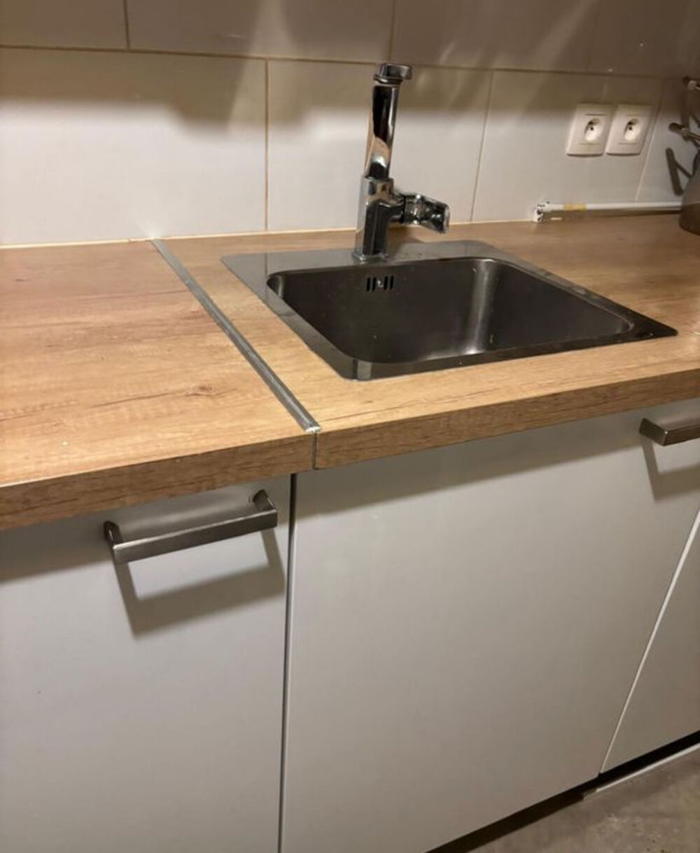 une cuisine &eacute;quip&eacute;e compl&egrave;te en excellent &eacute;tat, Electrom�nager