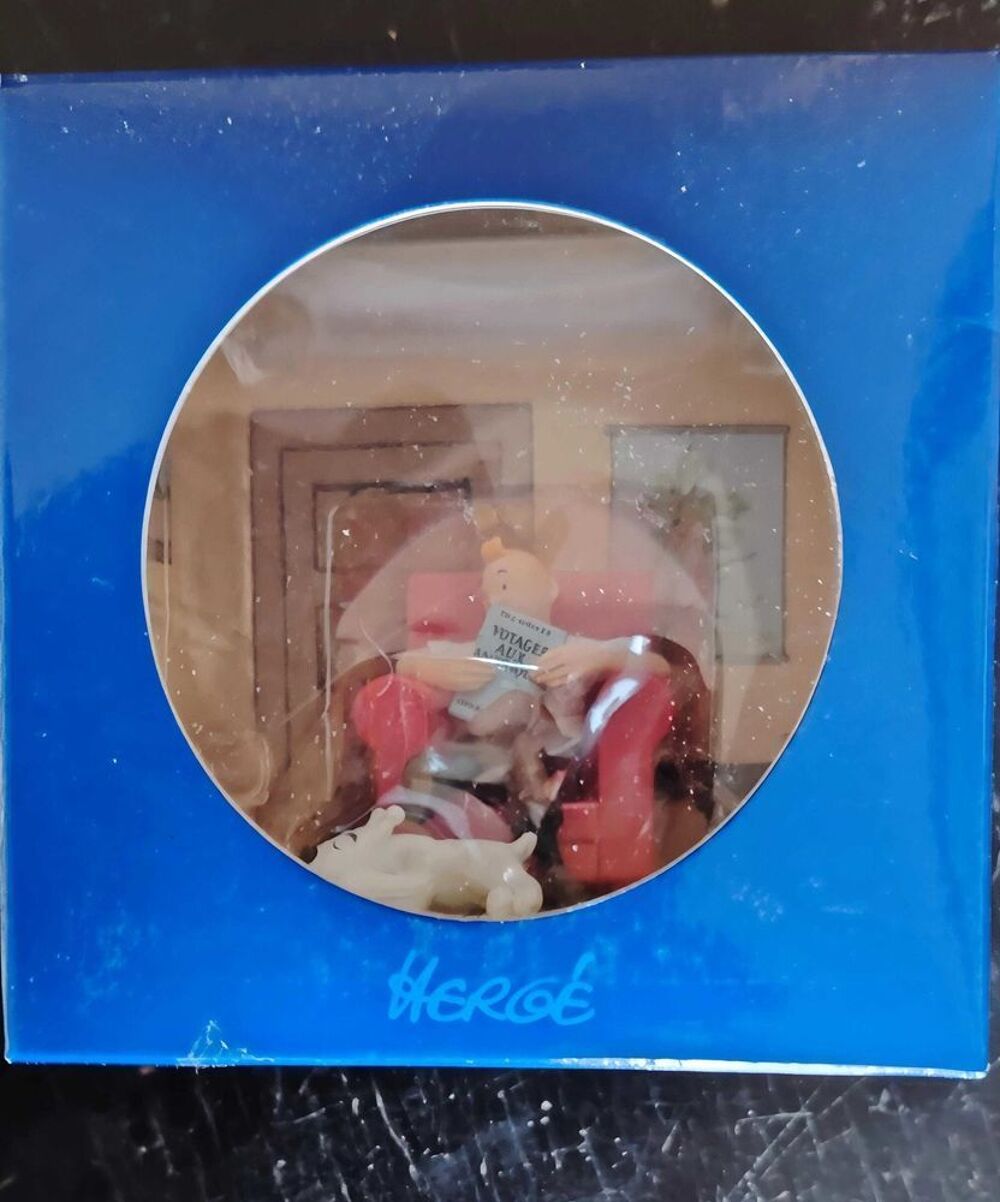 tintin et milou &agrave; la maison Fauteuil rouge en r&eacute;sine 