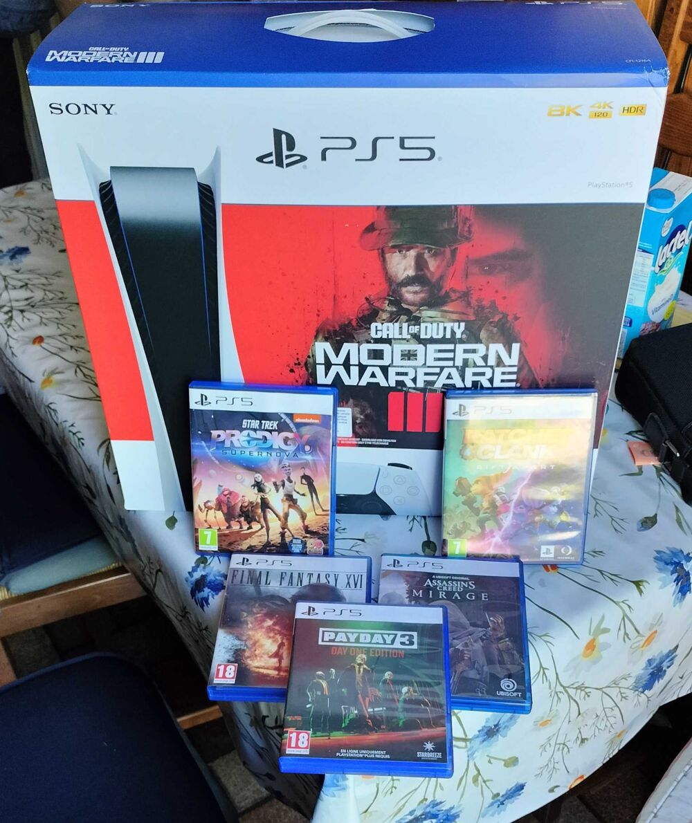 PlayStation 5 avec 5 jeux Consoles et jeux vidéos