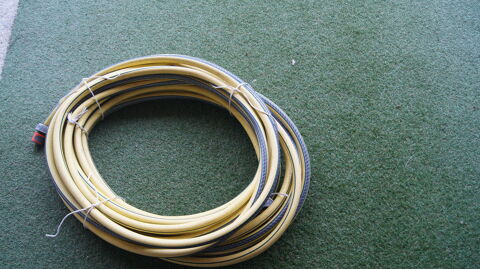 TUYAUX  D'arrosage . 15 C�zac (33)