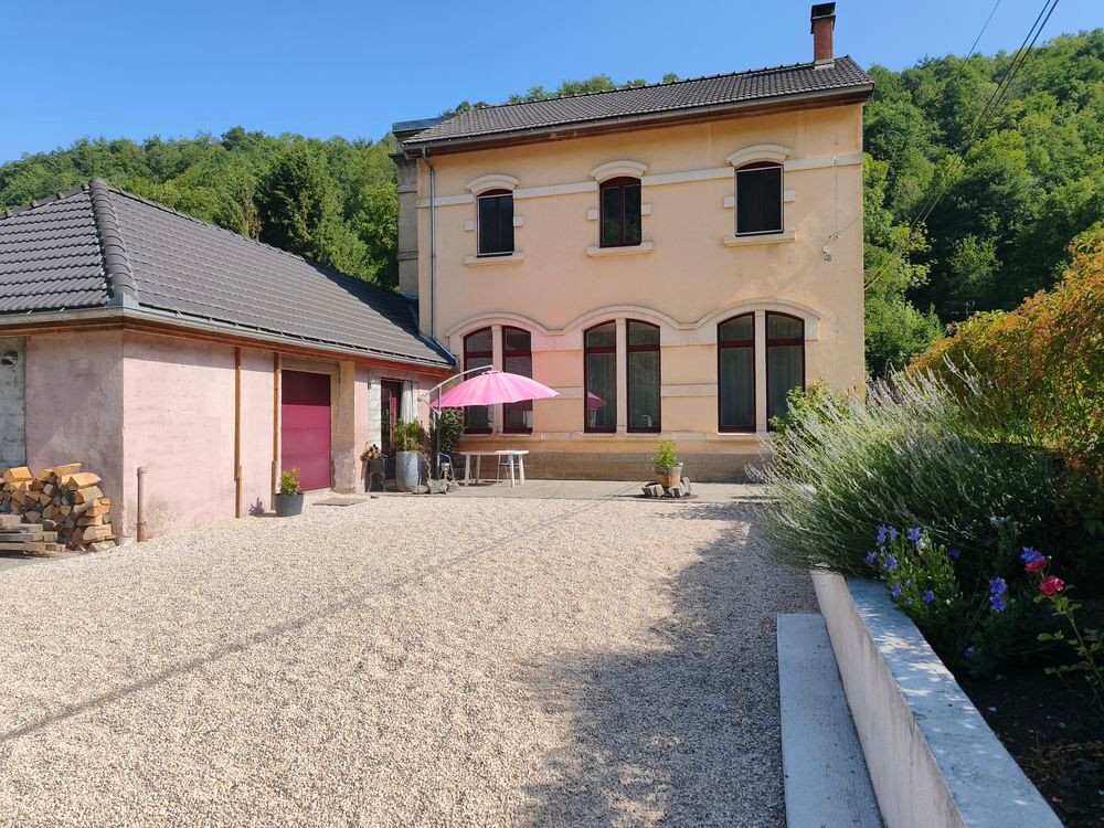 Maison 4 pièces 228 m² · à France · 228 m² · 350 500 €