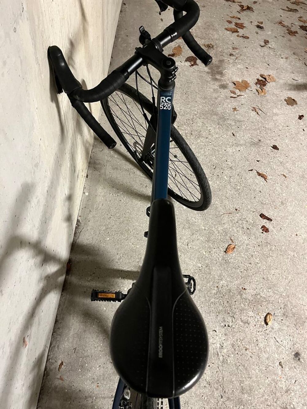 V&eacute;lo route RC Triban 520 - Bon &eacute;tat g&eacute;n&eacute;ral (pneu AR crev&eacute;) Vélos