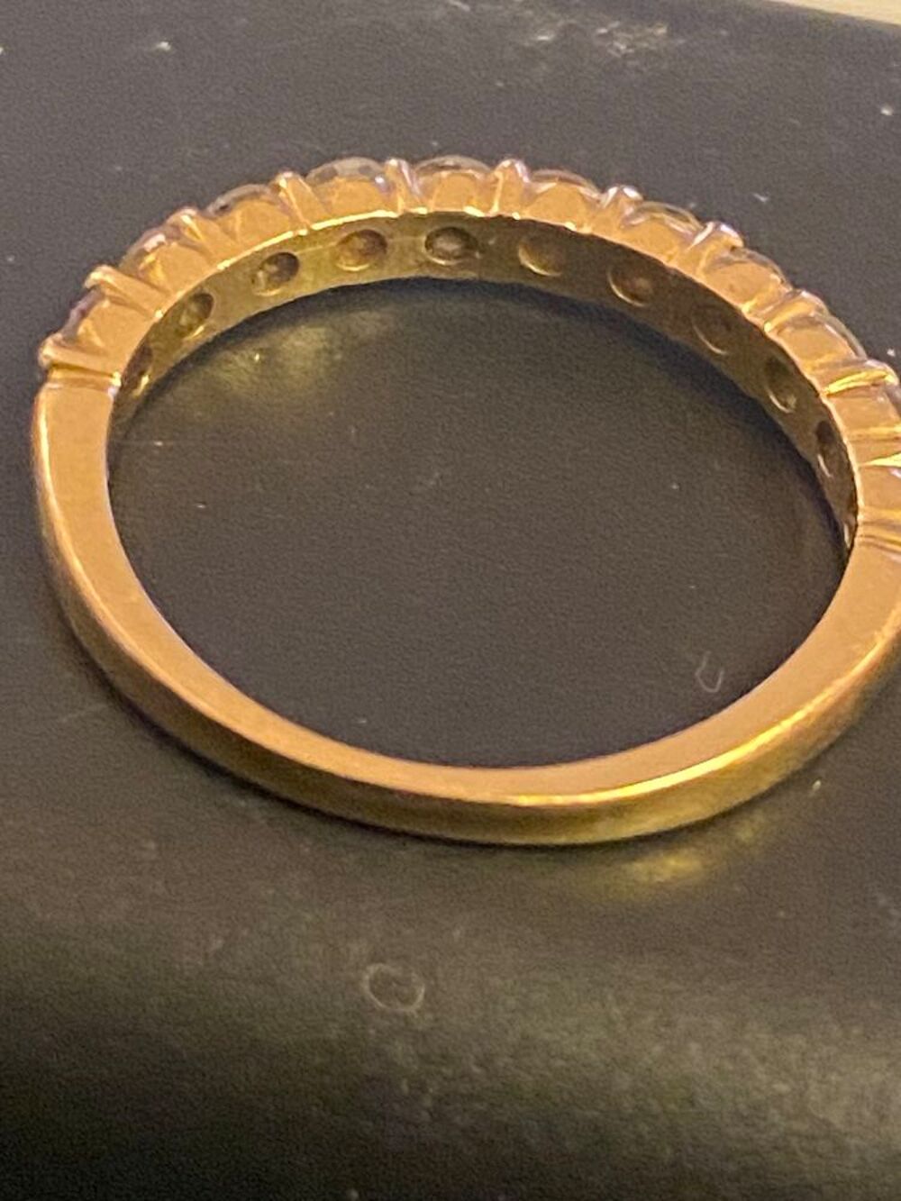 1/2 alliance or 18 carats et 11 diamants pour 0.60 carats Bijoux et montres
