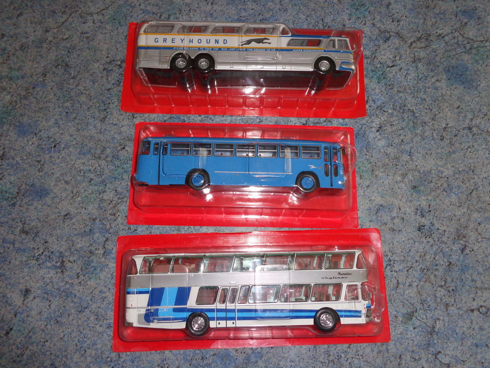 Miniatures trois autobus 1/43 - NEUF - 