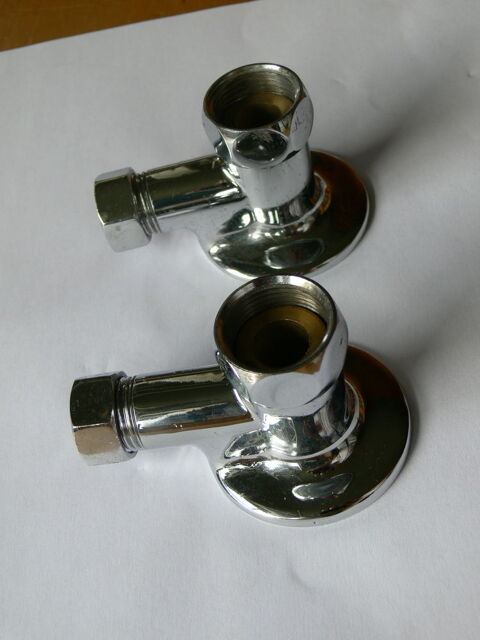 Raccords chrom�s en applique 20 Plougoumelen (56)