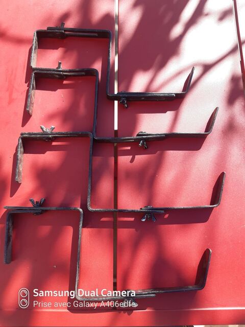 Supports pour 2 balconnières  10 Saint-Genis-Laval (69)