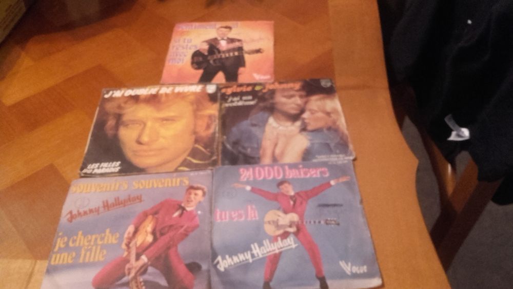 lot de vinyles CD et vinyles