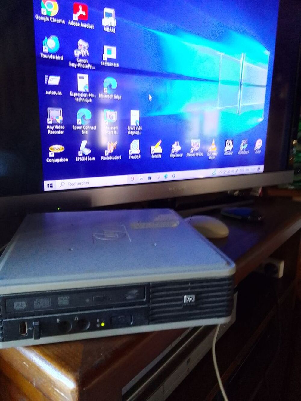 ordinateur de bureau HP COMPAQ 7800 P ultra slim desktop 
Matériel informatique