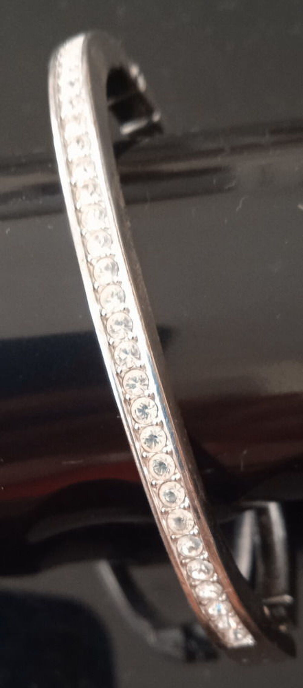 BRACELET SWAROVSKI avec ligne de cristal Bijoux et montres