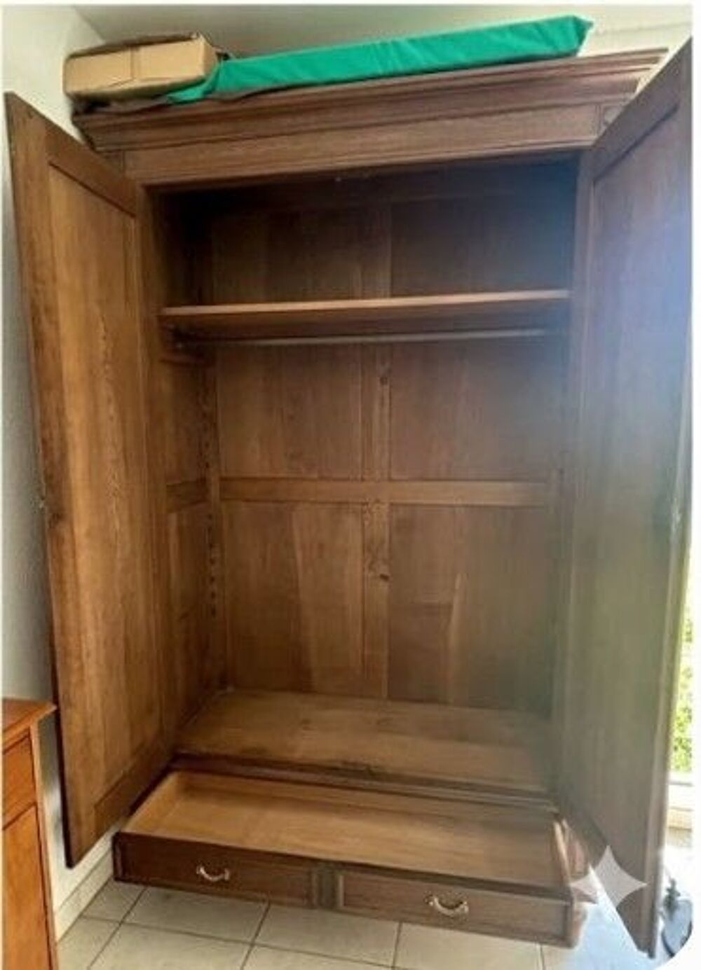 Armoire de style Louis Philippe / Henri II en ch&ecirc;ne Meubles