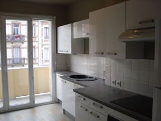  Appartement à louer 2 pièces 56 m²