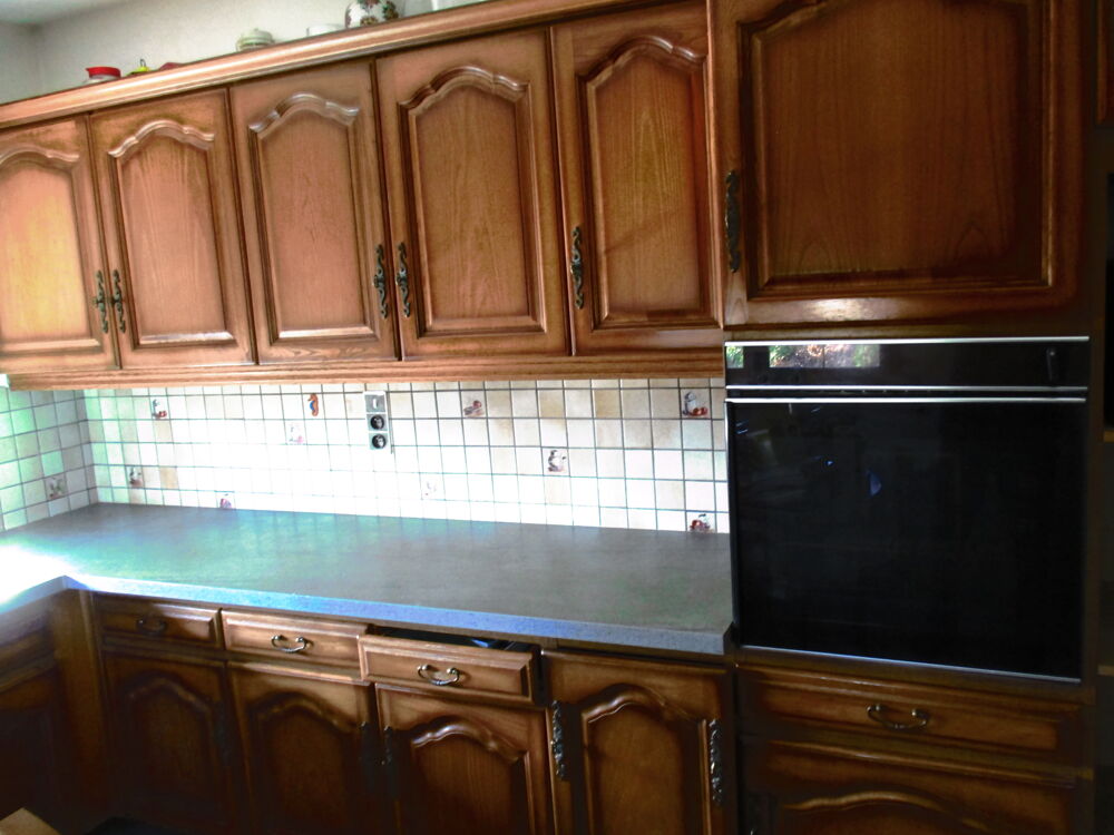 CUISINE EN CHENE DORE 3;2OM x 2.50 M Meubles