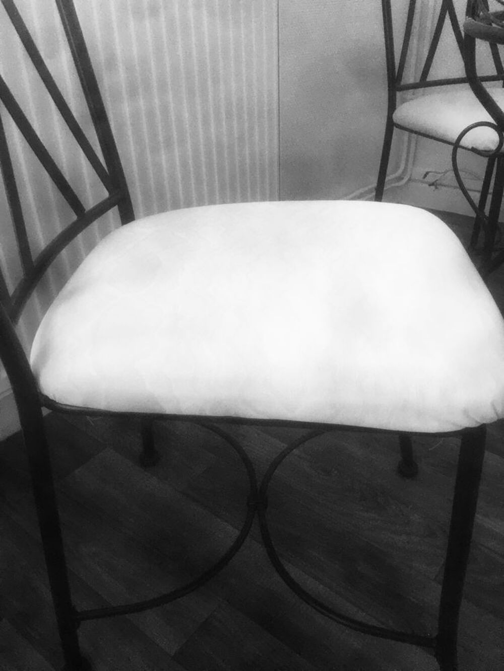 Table ronde et 4 chaises Meubles