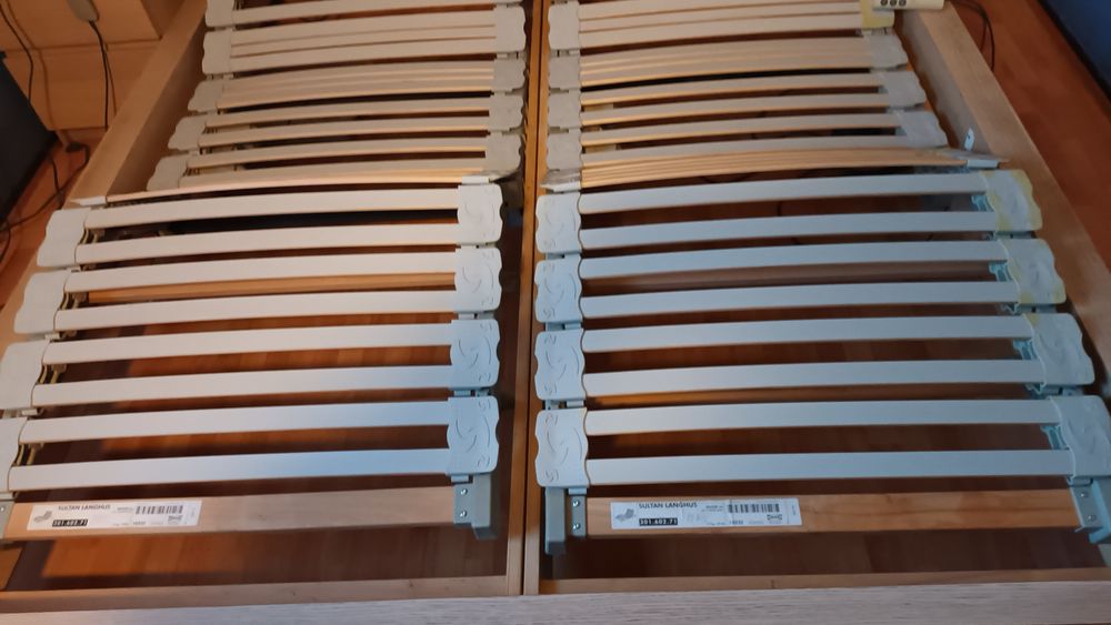 Lit malm ikea 160x200 avec 2 sommiers &eacute;lectriques 80x200 . Meubles