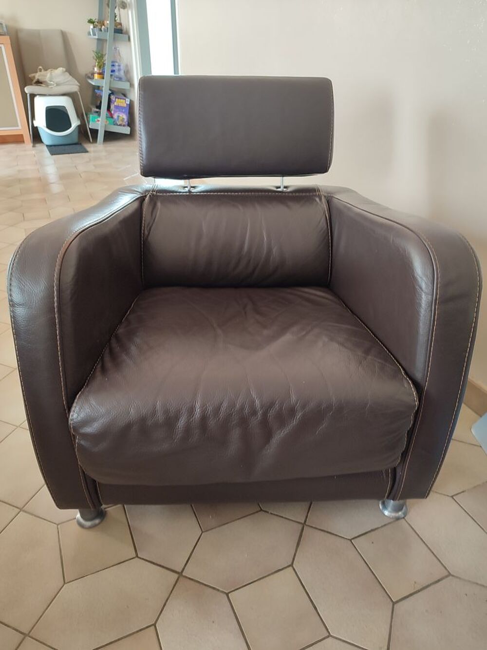 Fauteuil cabriolet et canap&eacute; en cuir Marinelli Meubles