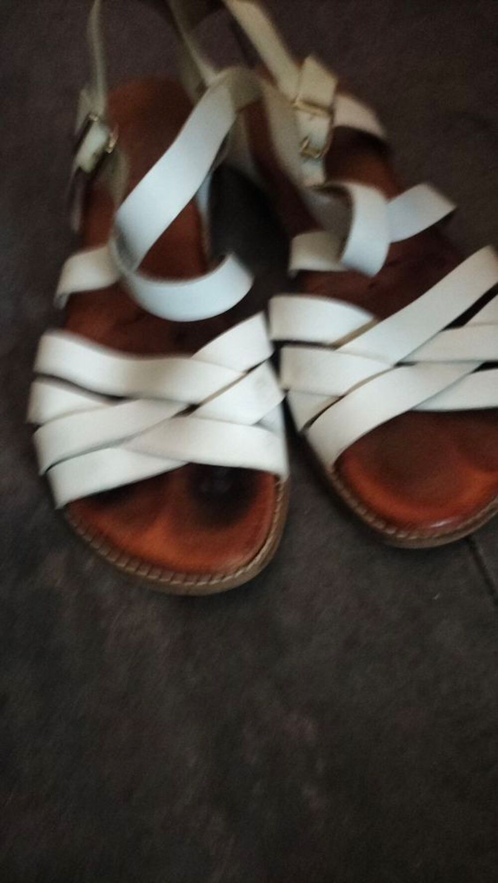 Sandales cuir blanc Espagne pointure 36 tr&egrave;s bon &eacute;tat Chaussures