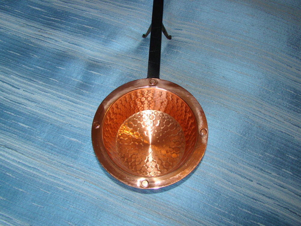 Casserole &agrave; nourrice en cuivre Lecellier Villedieu - vintage Décoration