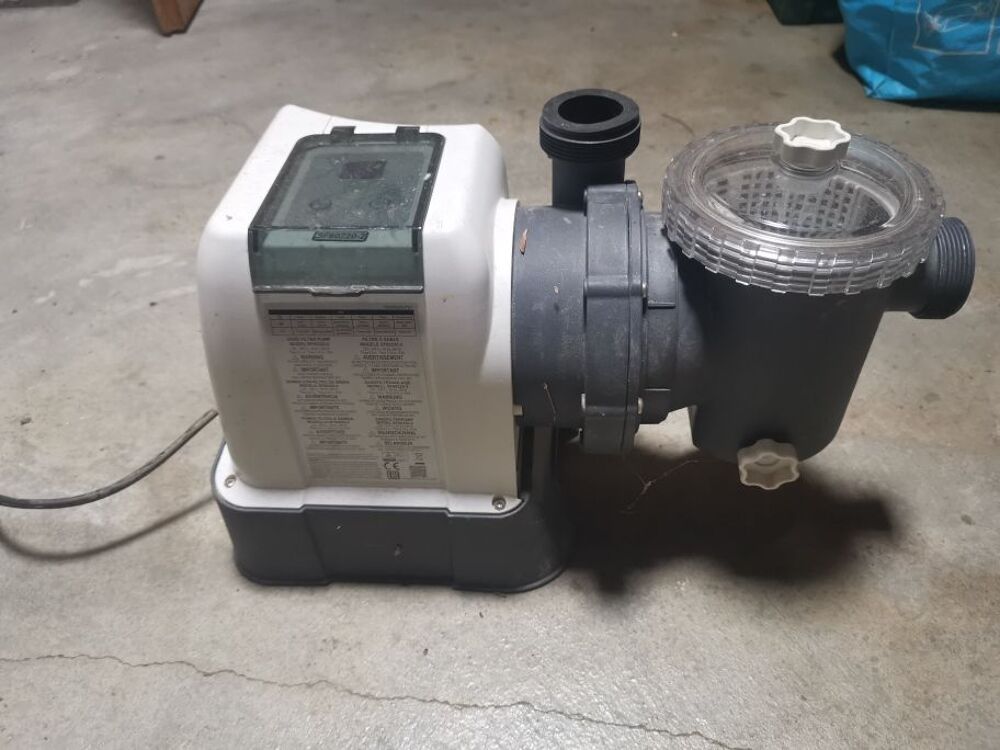 Pompe et aspirateur Intex Jardin