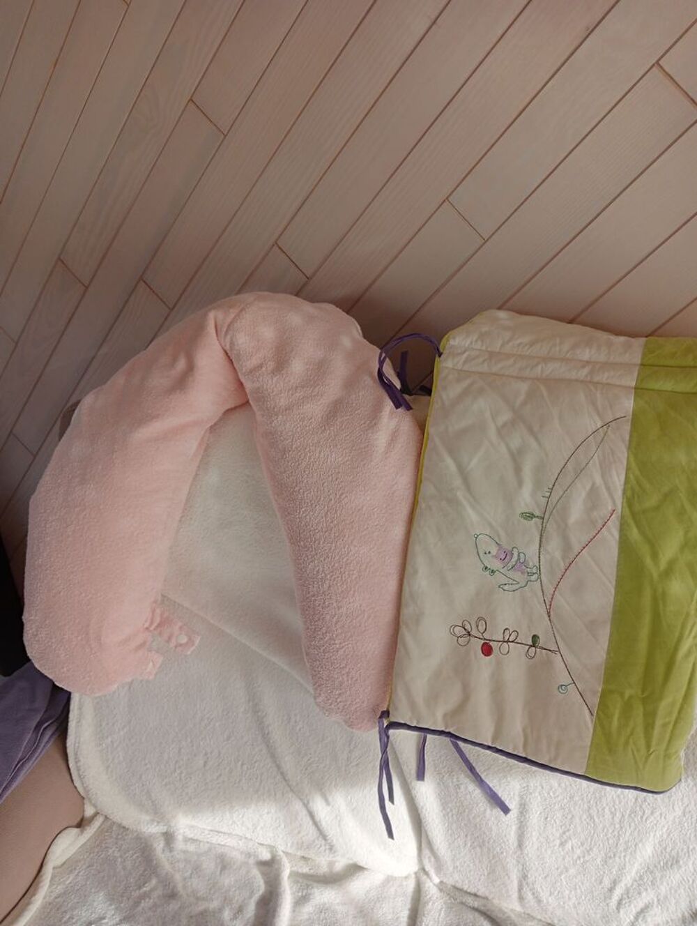 Coussin d'allaitement 
Tour de lit Puériculture