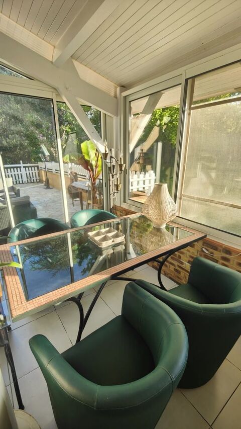 Table en verre et 4 fauteuils 95 Villefranche-du-Périgord (24)
