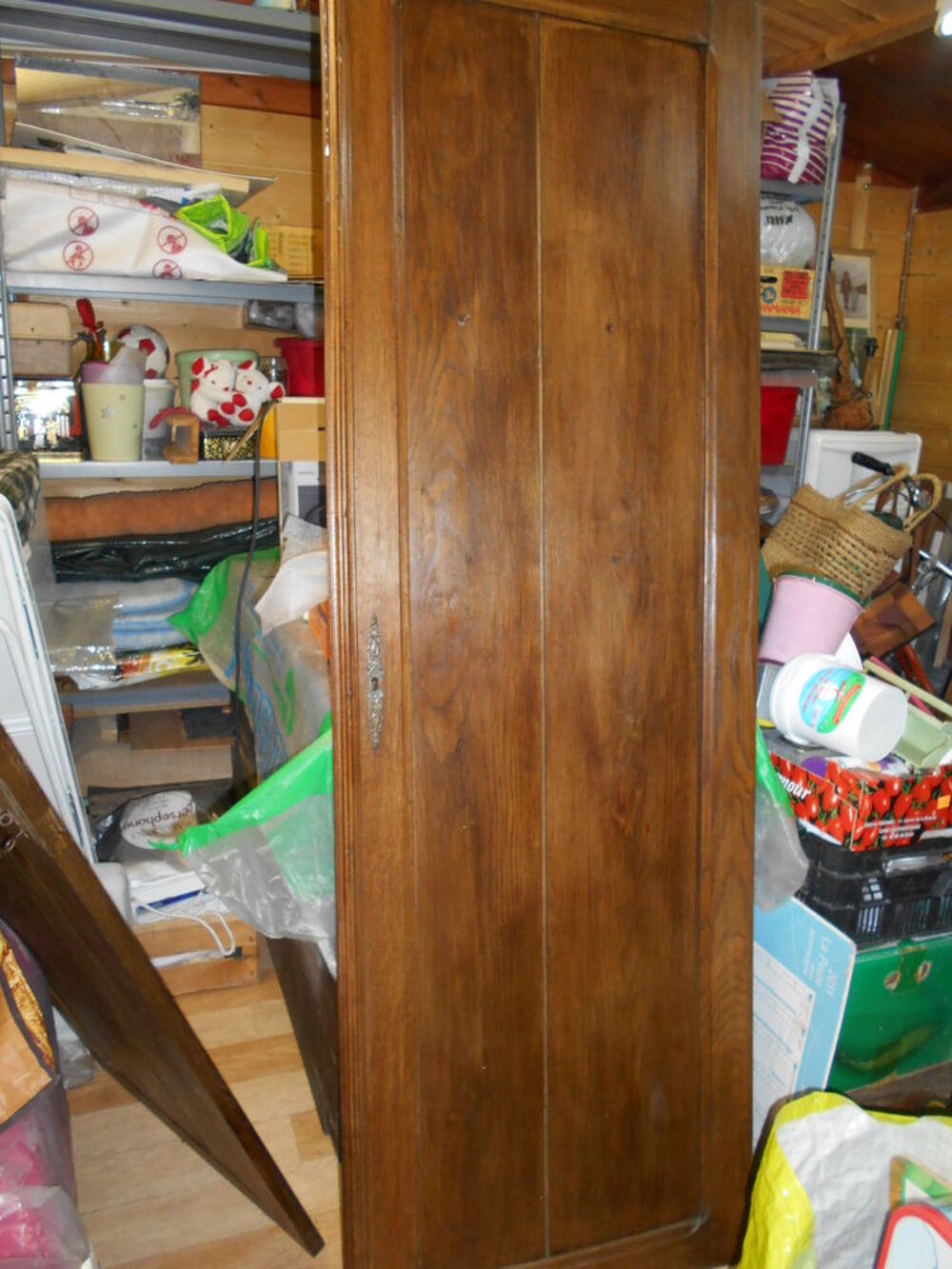 deux portes d'armoire, bois plein, tr&eacute;s joli bois. Bricolage