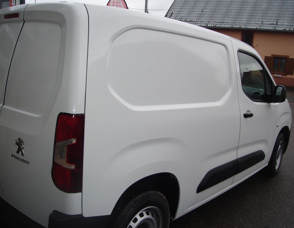 Partner PARTNER FOURGON STANDARD 650 KG BLUEHDI 100 S&S BVM5 PRO 2021 occasion 67330 Hattmatt