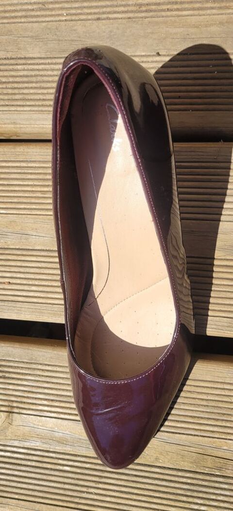  escarpin vernis bordeaux CLARKS Oissel (76)