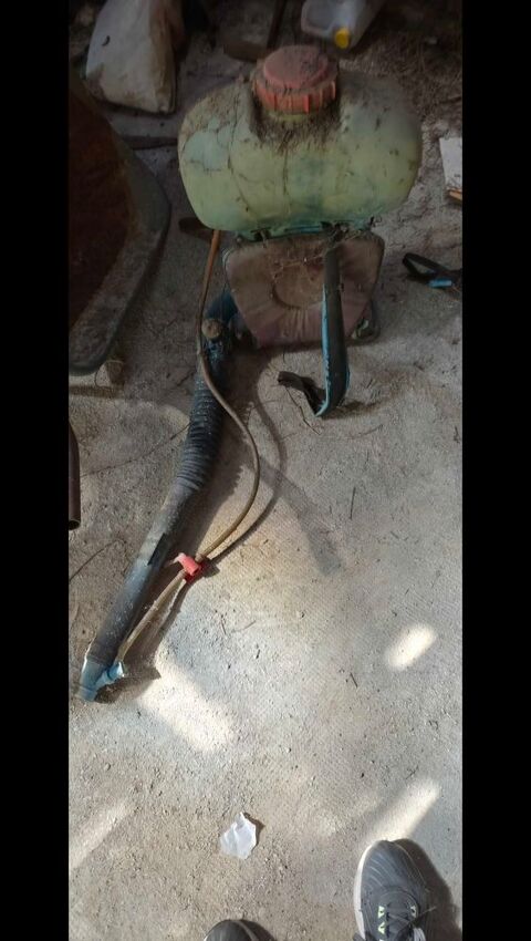 TABLE FER FORGE. Alet-les-Bains (11)