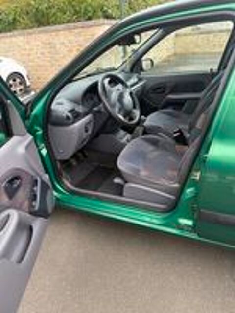 Clio II Clio 1.4 16v Confort Authentique 2001 occasion 85570 L'Hermenault