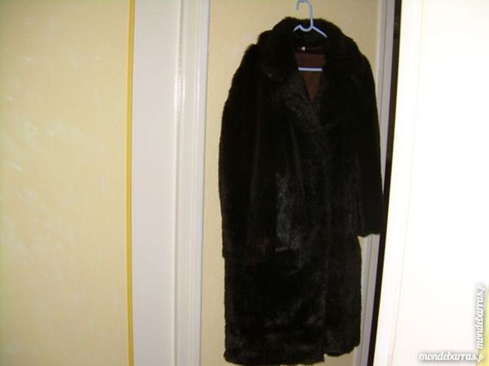 Manteau femme taille 42 tr&egrave;s bon &eacute;tat Vtements