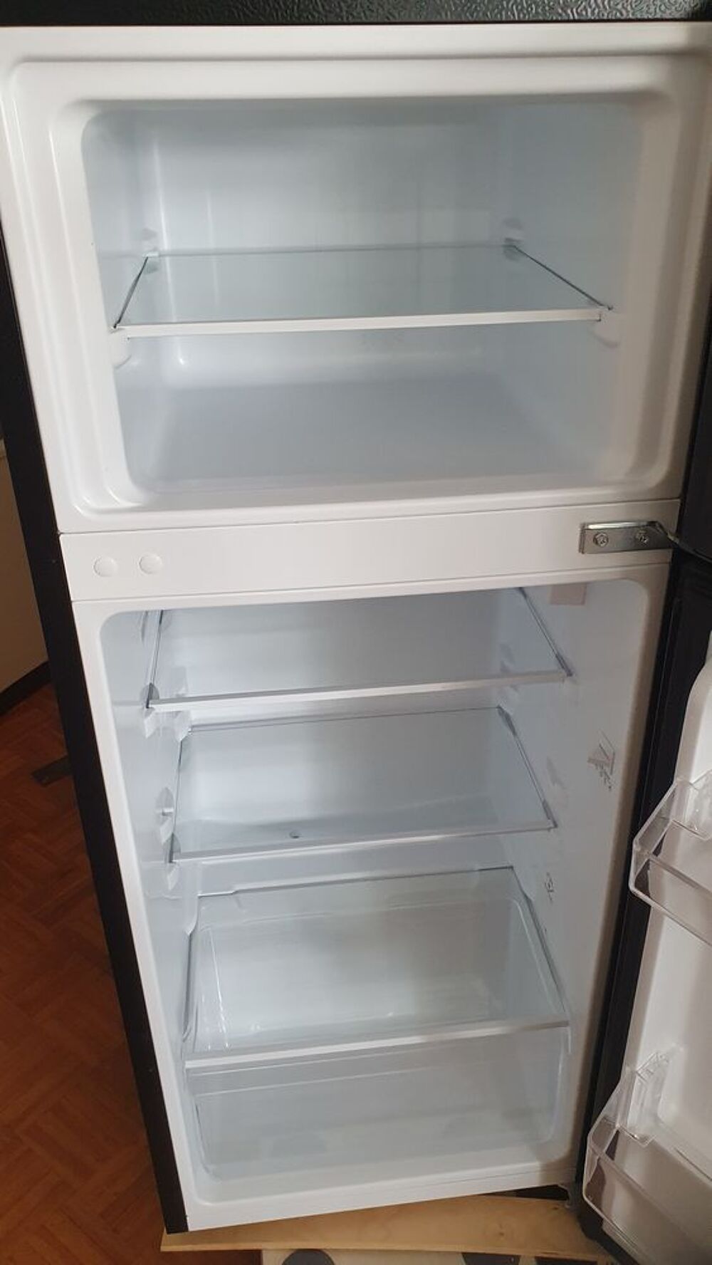 R&eacute;frig&eacute;rateur 2 portes HISENSE RT161D4ABE 124 Litres Electroménager
