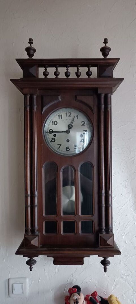 Ancienne Pendule murale  Henri II   Westminster Meximieux (01)