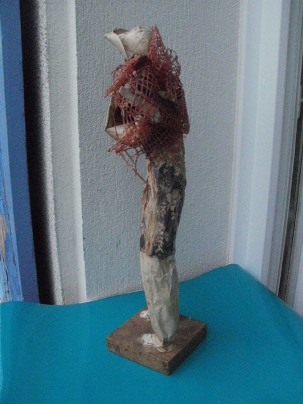 Statue pecheur et son filet, en papier mach&eacute;, Hauteur 38 cm Dcoration