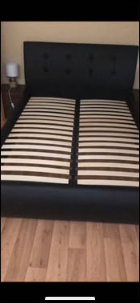 Lit Adulte en Simili Cuir avec Sommier 140 Metz (57)