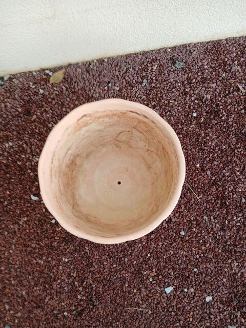 Pot a fleurs en terre 5 Saint-Gervais-du-Perron (61)