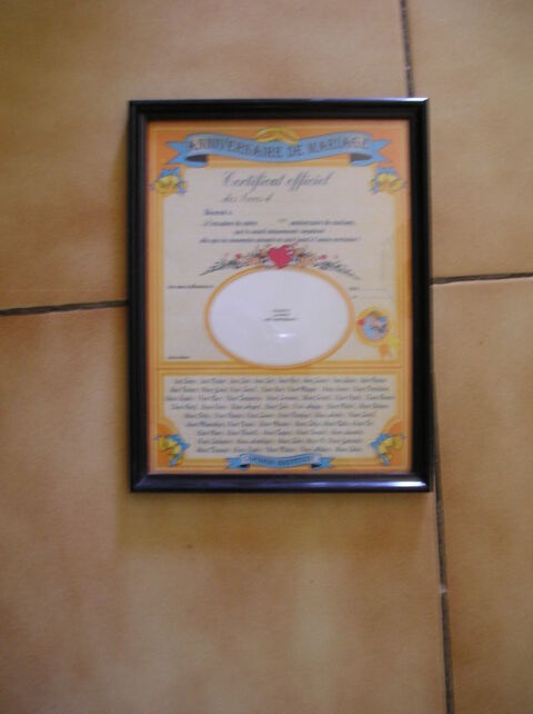 Dipl�me anniversaire de mariage dans un cadre en bois noir 10 Sept�mes-les-Vallons (13)